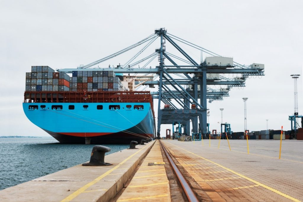 Weight and Balance – Plan, Track and Meet Design-to-Target Objectives 3 Managing weight data in separate databases disconnected from PLM adds to overhead