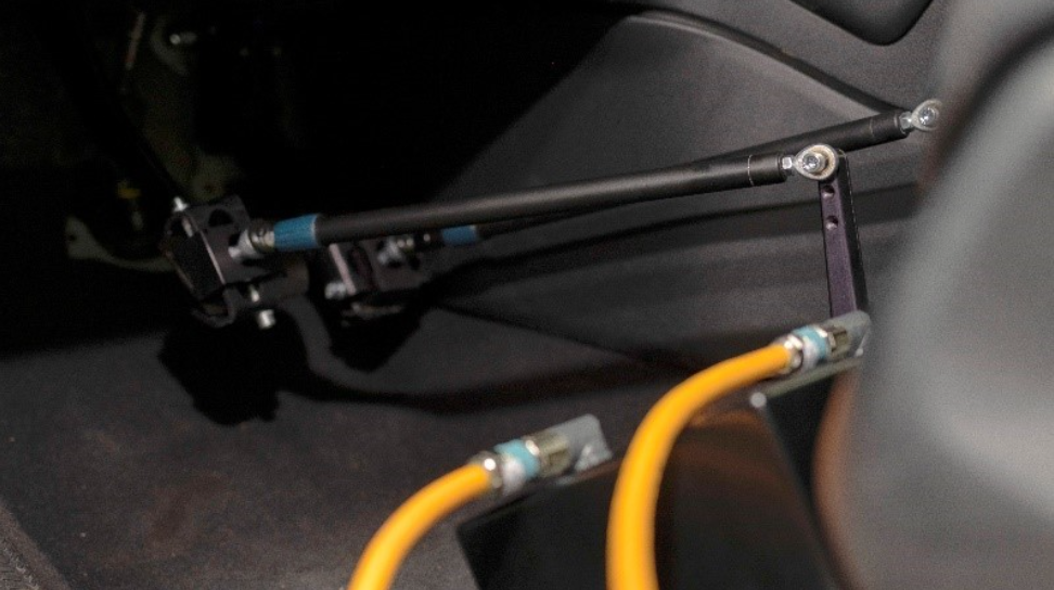Make VEM testing more convenient with Simcenter Engineering's driving robot | Simcenter 3 Closeup of driving robot inside a car
