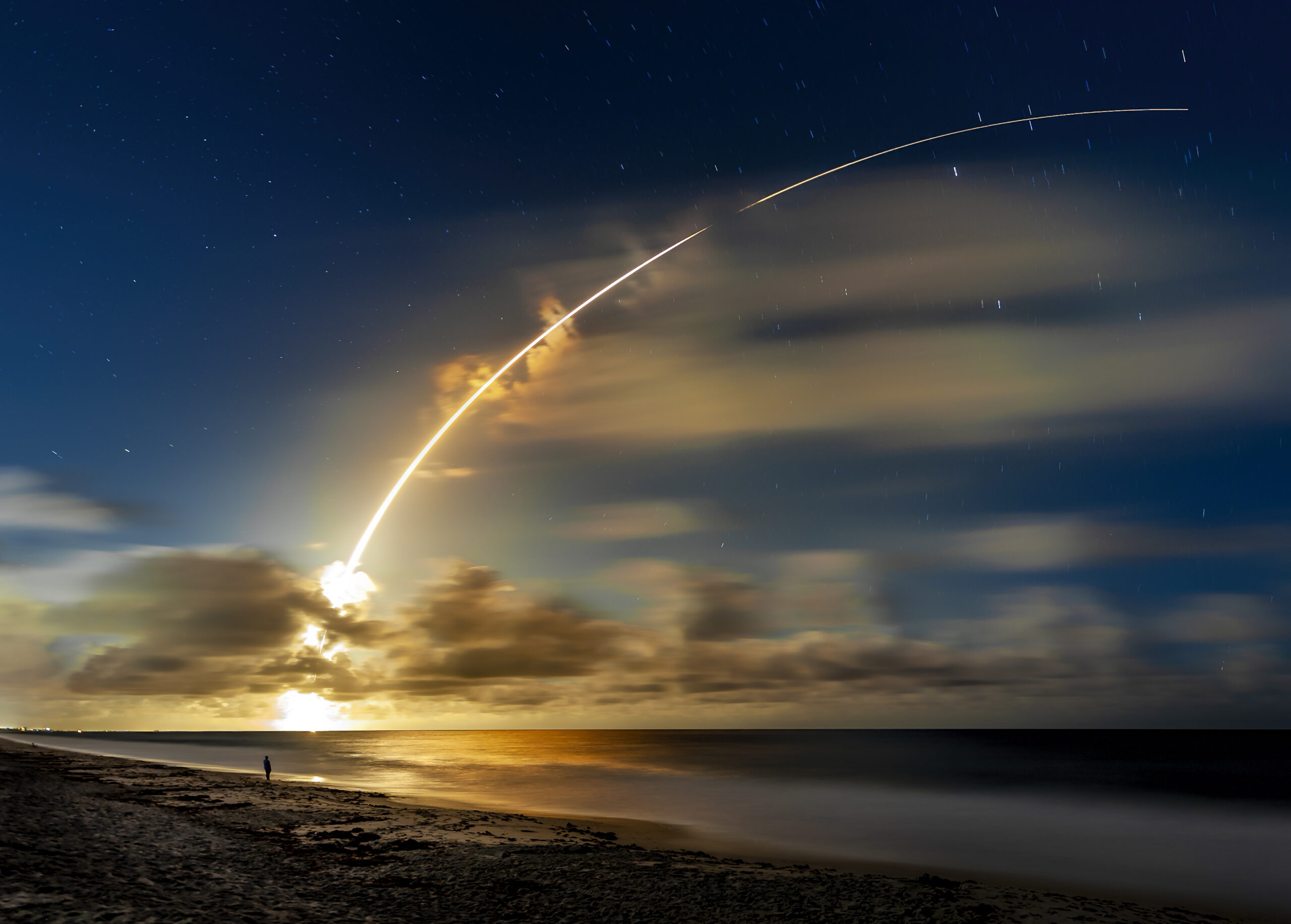 How to cool a spacecraft with heat pipes: co-simulate with Simcenter 3D Thermal and Simcenter Amesim - Simcenter 2 GettyImages 1057994512 original scaled