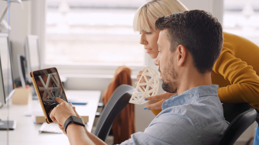 Small and Medium-Sized Businesses Journey To Improve Manufacturing - The Role of Digital Solutions - Small & Medium Business 2 Image TAC 900.056 GBL VID Teamcenter X Saas