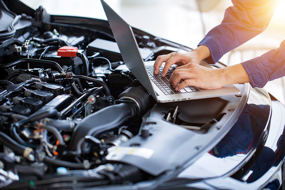 50% performance improvement with Teamcenter Service Lifecycle Management - Teamcenter 2 shutterstock 1677266614 sm 1