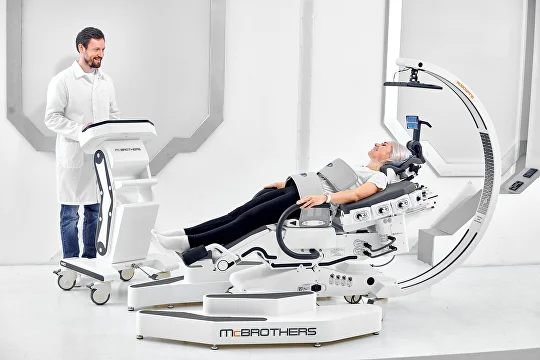 Công Nghệ Kéo Giãn 18 Hướng ROBOSPINE Cho 4 Vùng Cột Sống