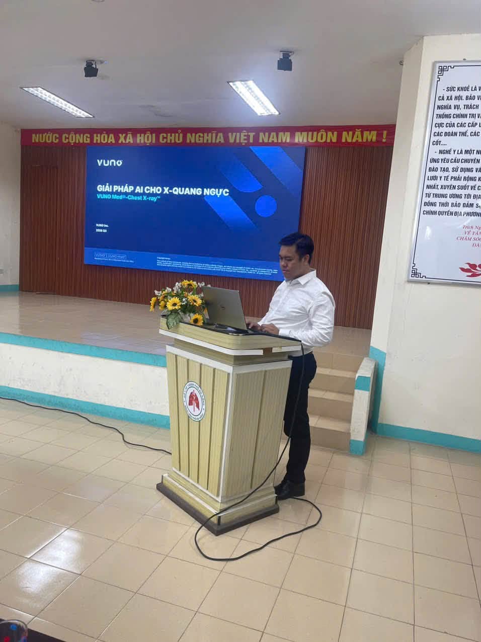 AI chẩn đoán hình ảnh X-quang ngực và CT phổi: Trợ lý cho bác sĩ